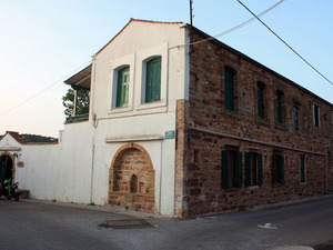 topakas house-1.jpg