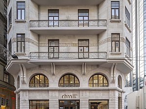 Exterior 04.jpg