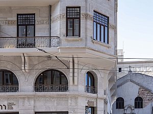 Exterior 06.jpg