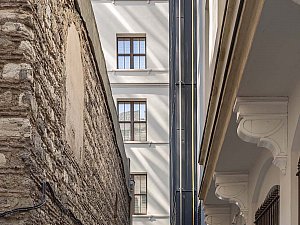 Exterior 08.jpg