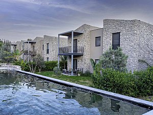 URL08353-Edit-2.jpg