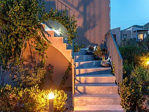 URL08411-Edit.jpg