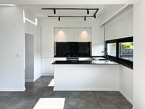 9 (1).jpg