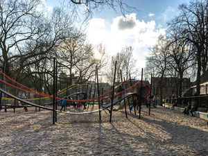 play garland oosterpark, carve.jpg