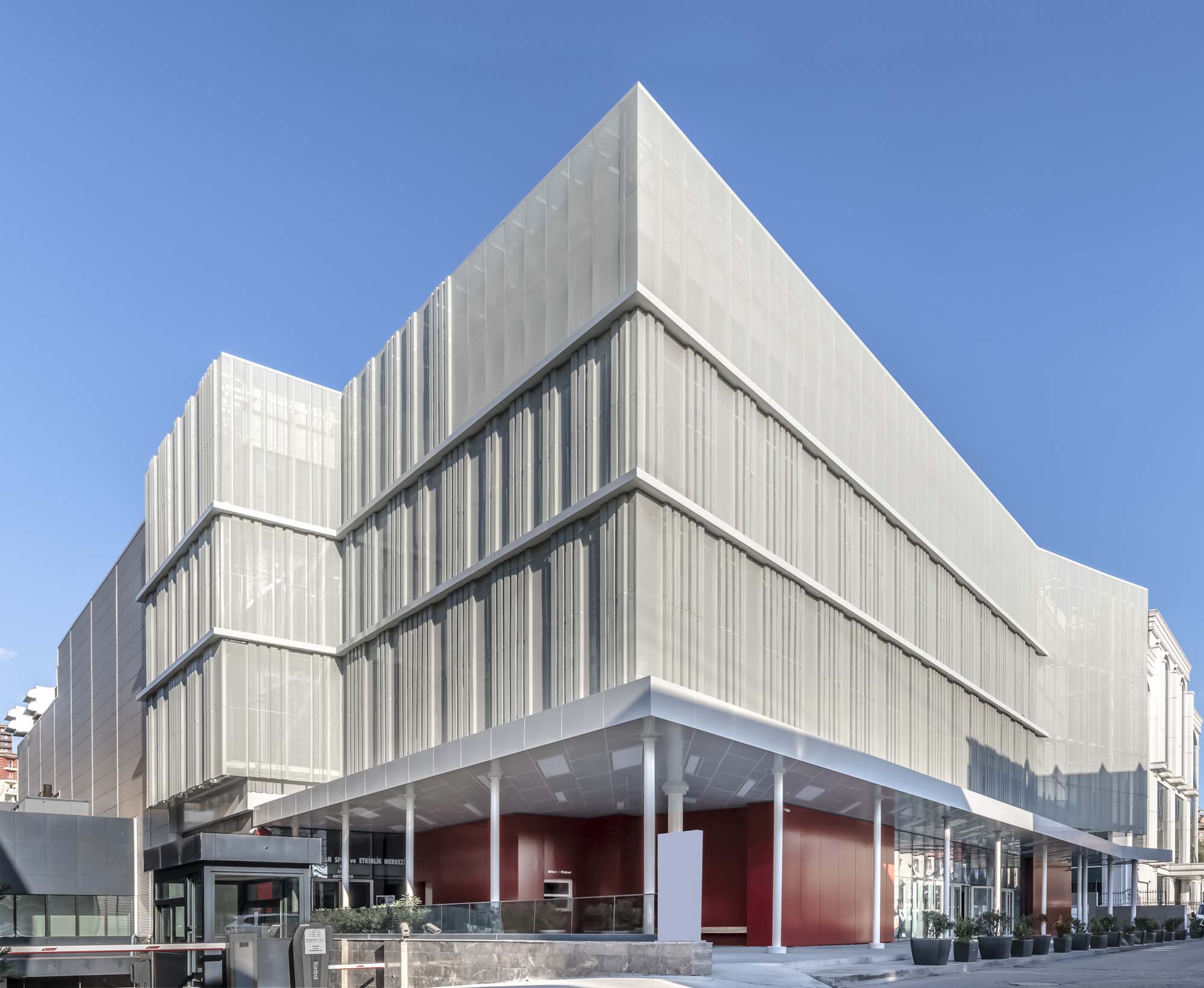 Complex Istanbul — Exterior View