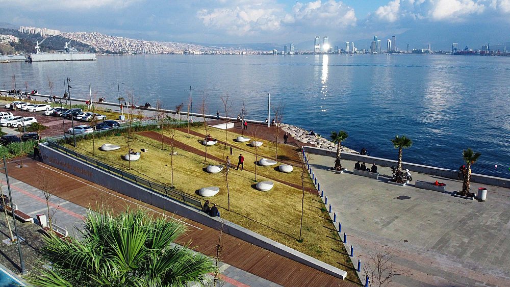 Copy of STUDIOEVRENBASBUG_AlaybeyGarden_p02.jpg