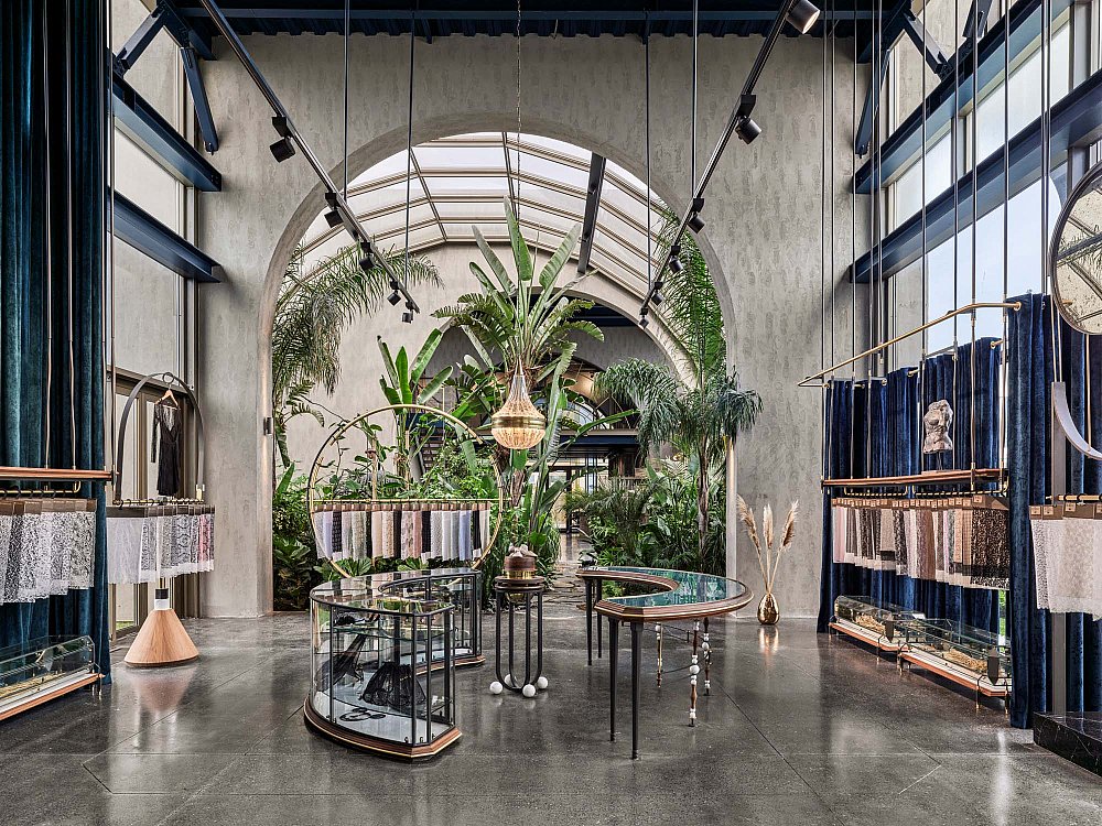 15_showroom.jpg