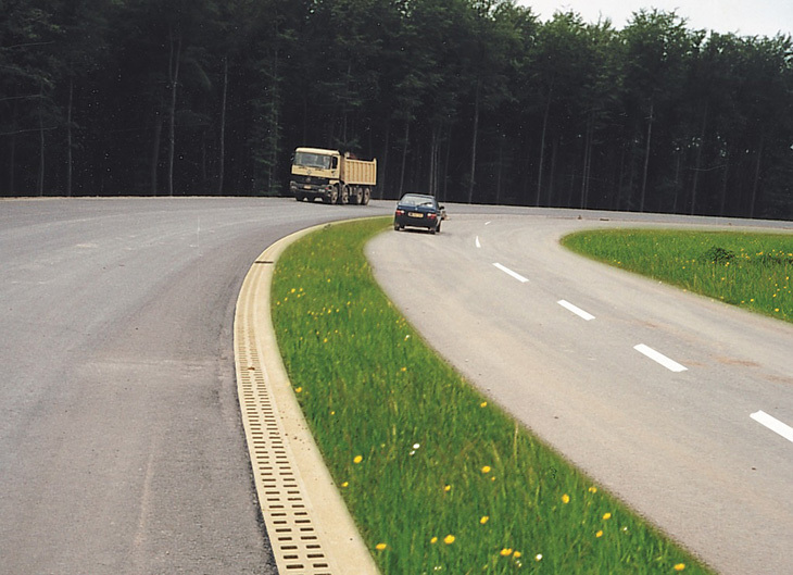 Aco_monoblok_Autobahn.jpg