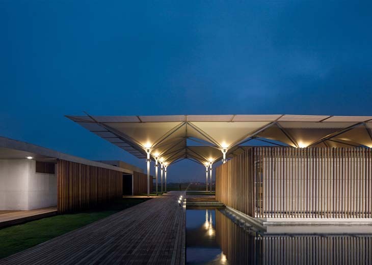 olympic-golf-course-rua-arquitectos-sports-centres-architecture-brazil-2016_dezeen_1568_19.jpg