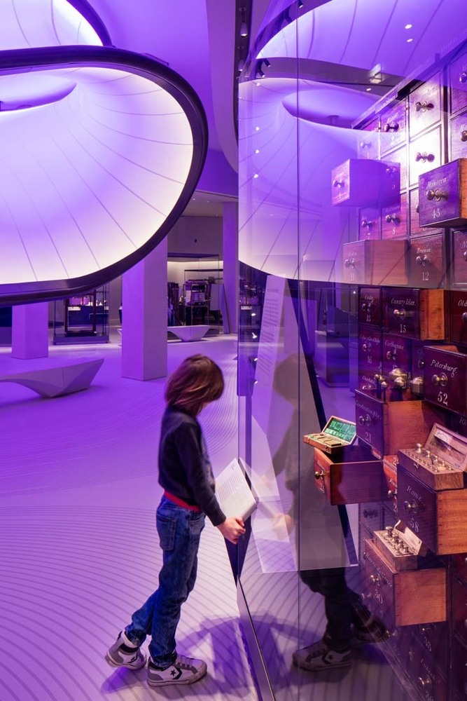 ZHA_Mathematics_The Winton Gallery_ph_LukeHayes_09.jpg