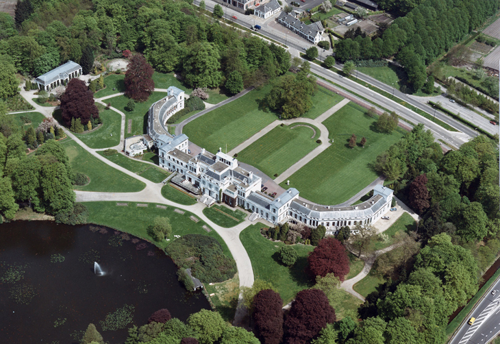 Aerial view Palace Soestdijk by Rijksvastgoedbedrijf.jpg