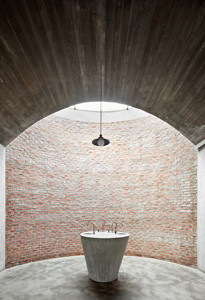 jorge-vidal-tomas-victor-rahola-mont-ras-winery-girona-catalonia-spain-designboom-08.jpg