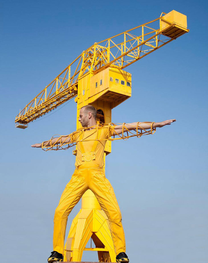 pierre-kauffmann-costumes-architecture-designboom-06.jpg