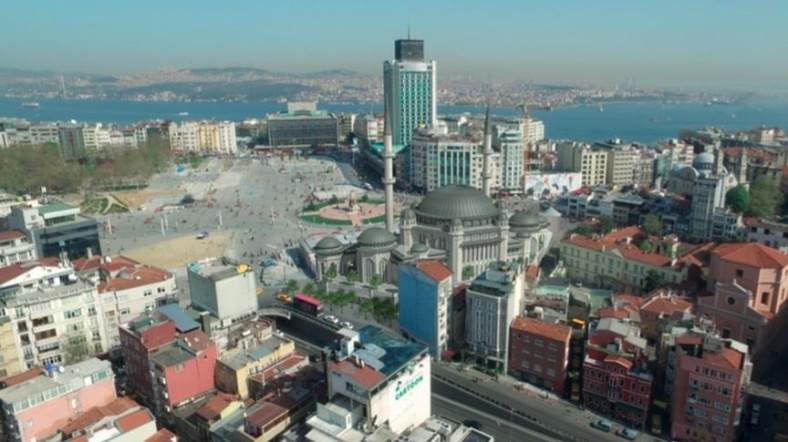taksim cami AA.jpg