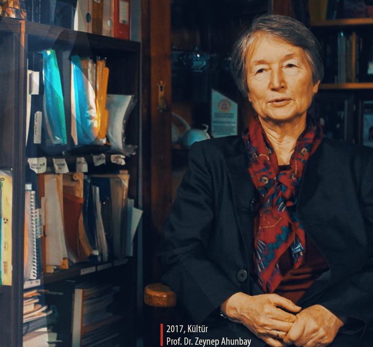 zeynepahunbay.jpg