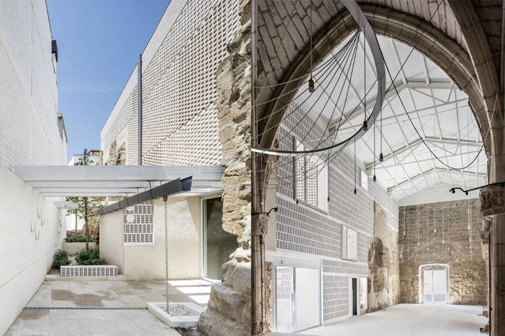 domus-aleaolea-church-vilanova-10.jpg