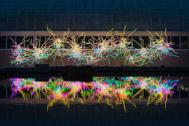 modern-art-chihuly-glass-sculptures-300417-738-04.jpg