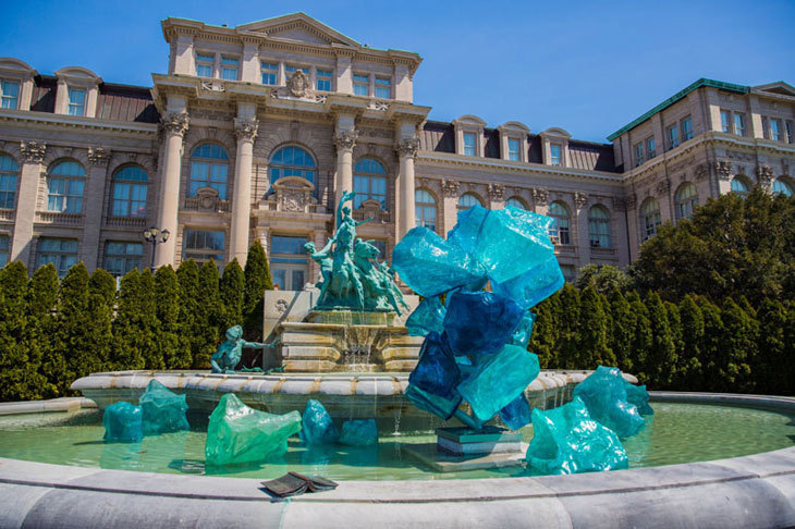 modern-art-chihuly-glass-sculptures-300417-738-07.jpg