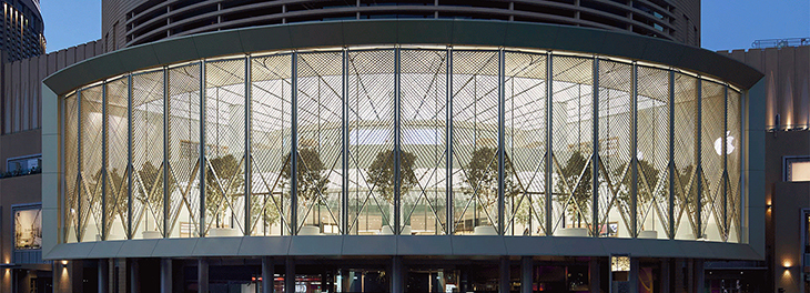 apple dubai mall 1.jpg