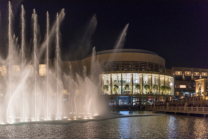 apple dubai mall 12.jpg