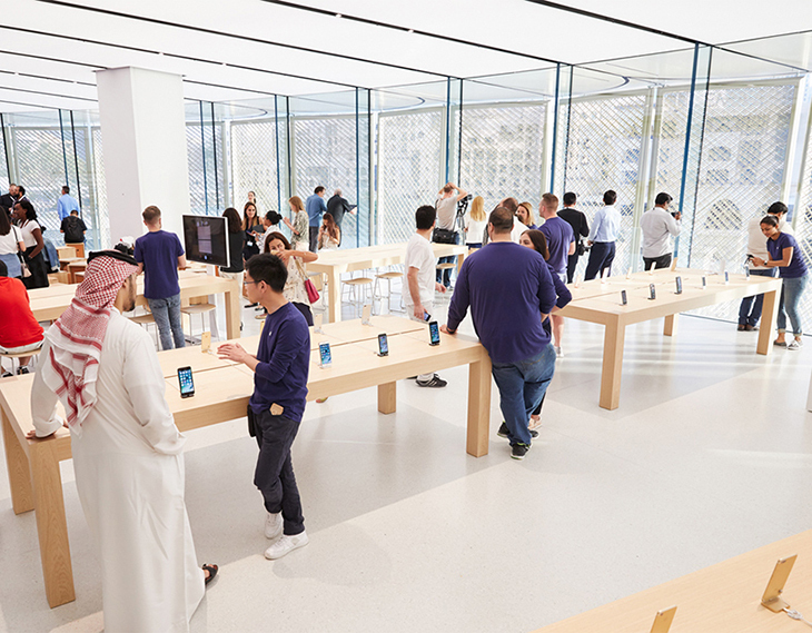 apple dubai mall 8.jpg