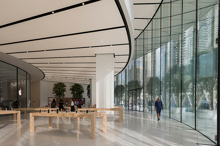 apple dubai mall 9.jpg