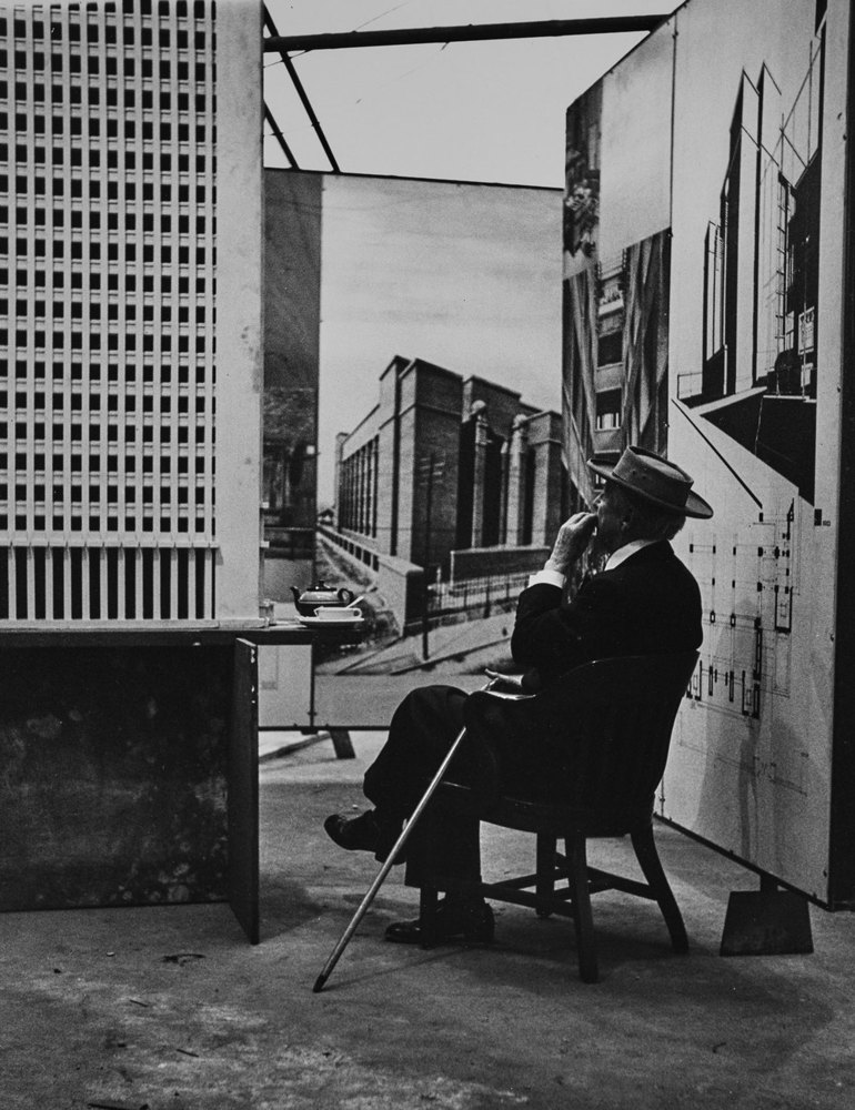 Frank Lloyd Wright 4.jpg