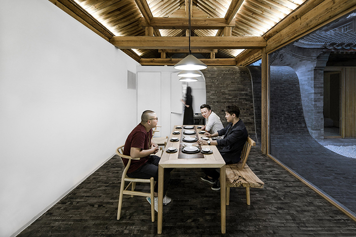 Geleneksel Siheyuan Konutuna Arch Studiodan Bukulen Avlu Dokunusu 9.jpg