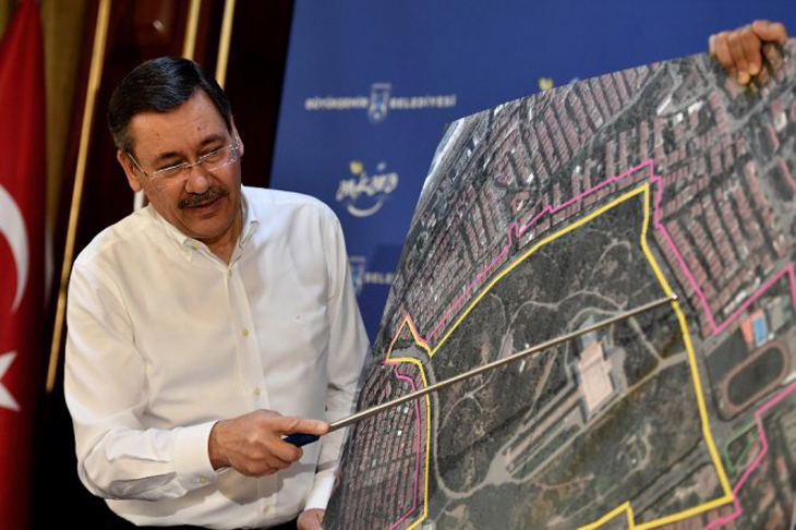 melih-gokcek003_resze.jpg