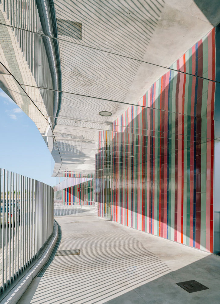 almost-invisible-school-by-ablm_dezeen_2364_col_16.jpg