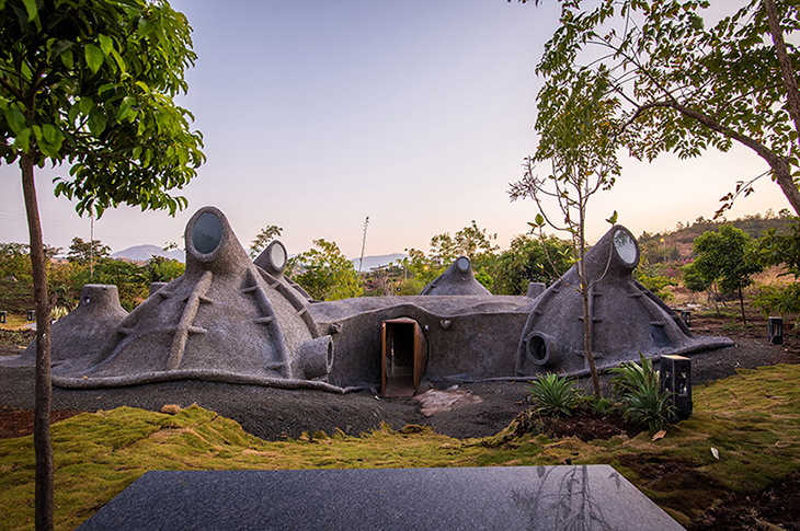 retro-futuristic gumpha house 1.jpg