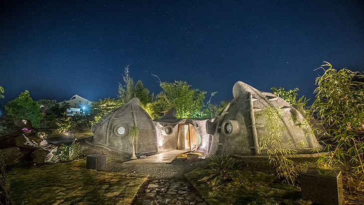 retro-futuristic gumpha house 6.jpg