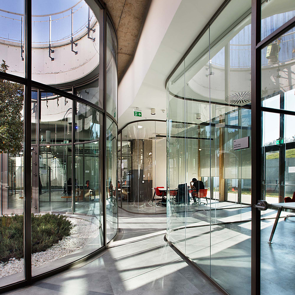 Özyeğin Üniversitesi ES-LAB.jpg