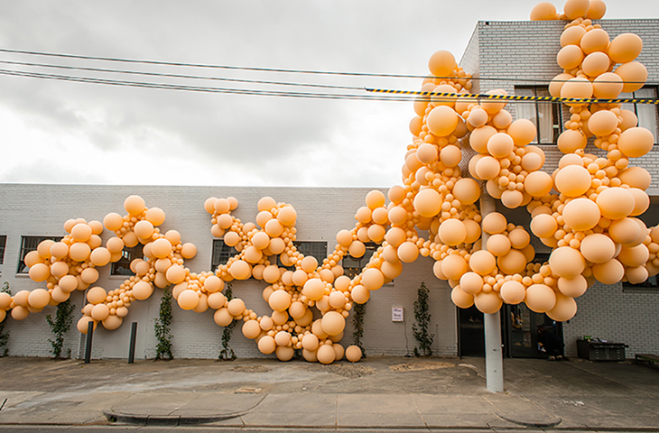 geronimo-balloon-diminishing-elation-designboom-01.jpg