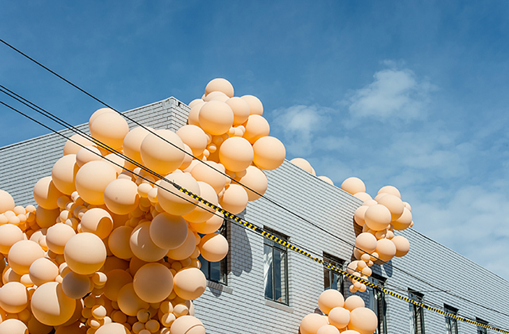 geronimo-balloon-diminishing-elation-designboom-03.jpg