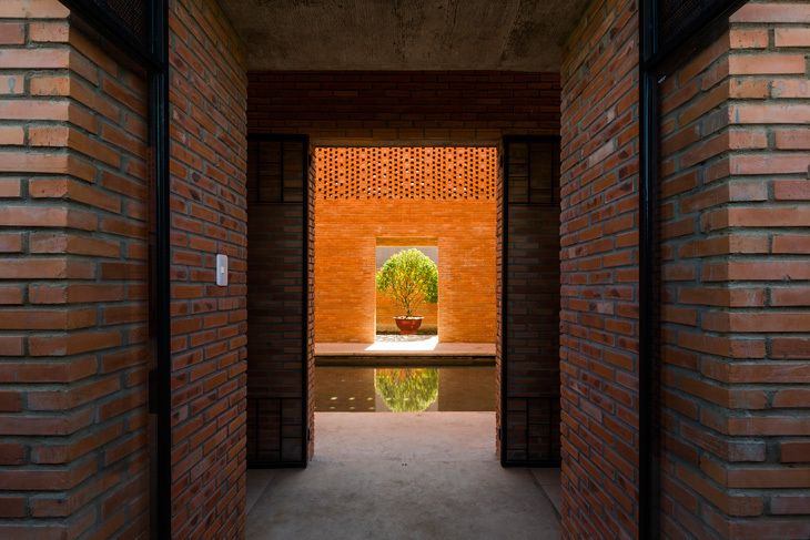 tropicalspace04.jpg