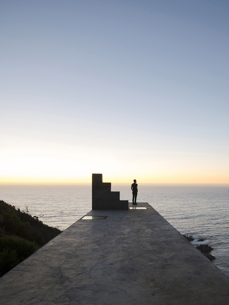 loba-house-pezo-von-ellrichshausen-architecture-residential-chile-concrete_dezeen_1704_col_9730.jpg