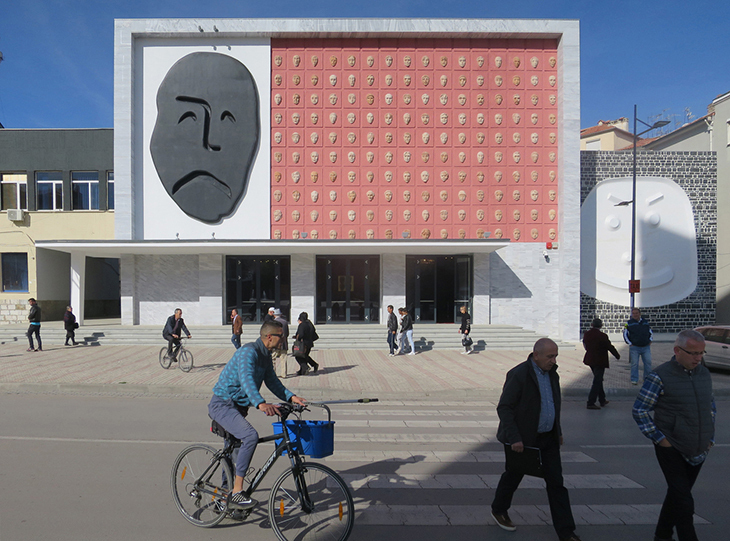 12_Theaterfassade_3475.jpg