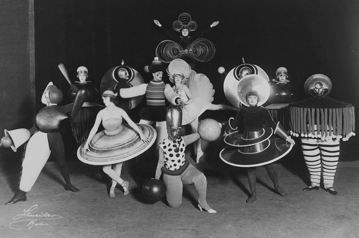 figuren_triadisches_ballet_oskar_schlemmer.jpg