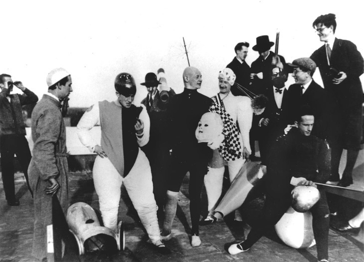triadicballet01.jpg