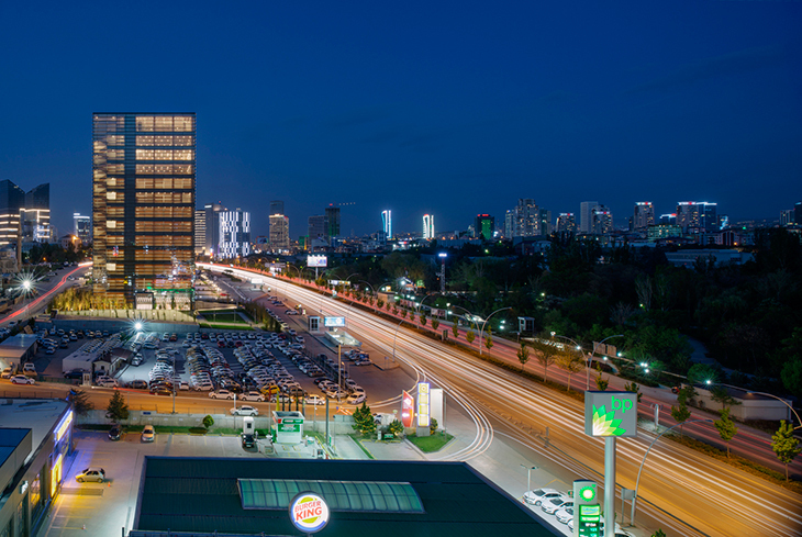 Night-View_AnkaraOfficeTower-Florian-Holzherr.jpg
