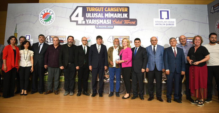 turgurcansever_uluslararasımimarlıkodulleri.jpg