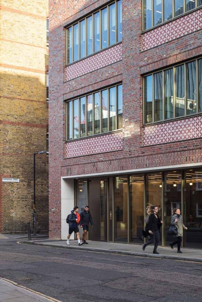 53-great-suffolk-street-hawkins-brown-architecture-offices-london-uk_dezeen_2364_col_6-1704x2556.jpg