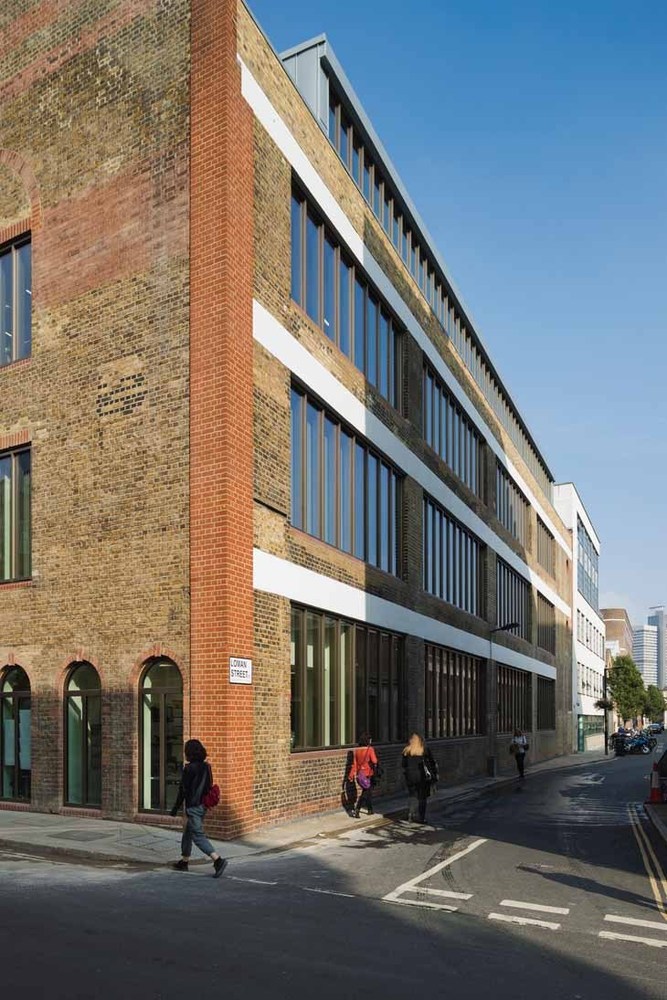 53-great-suffolk-street-hawkins-brown-architecture-offices-london-uk_dezeen_2364_col_8.jpg