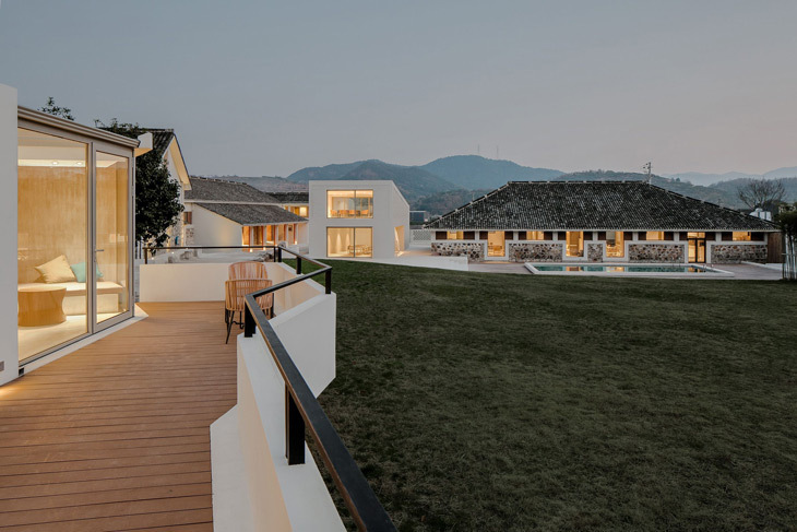 LostVilla_Huchen_Barn_Resort_6.jpg