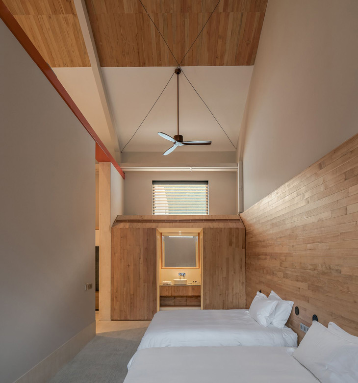 LostVilla_Huchen_Barn_Resort_8.jpg