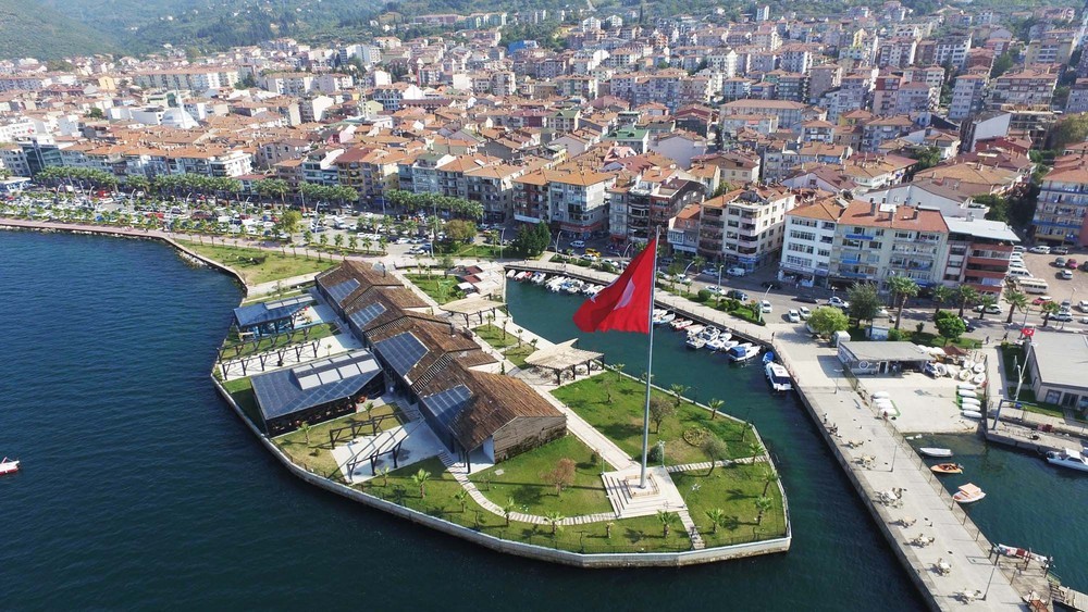 Karamürsel Belediyesi Balık Adası Sosyal Tesisleri Projesi (İbrahim Türkeri, Gönül Karademir)