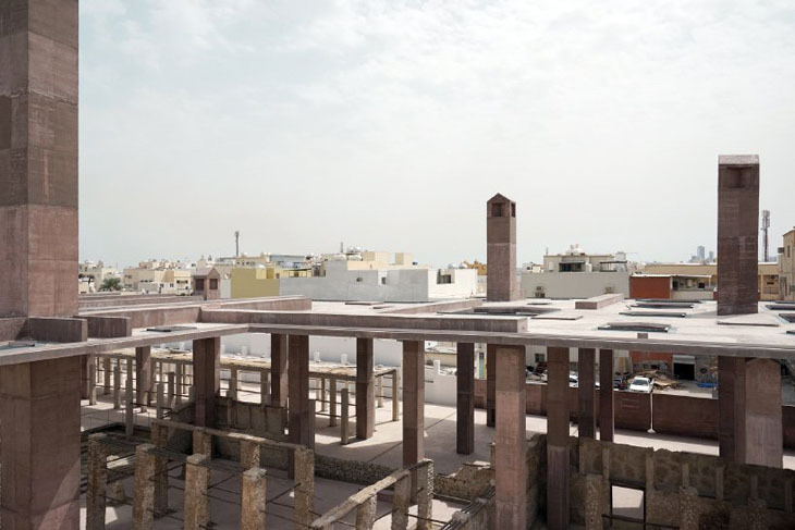 valerio-olgiati-pearling-path-entrance-muharraq-bahrain-designboom-03.jpg