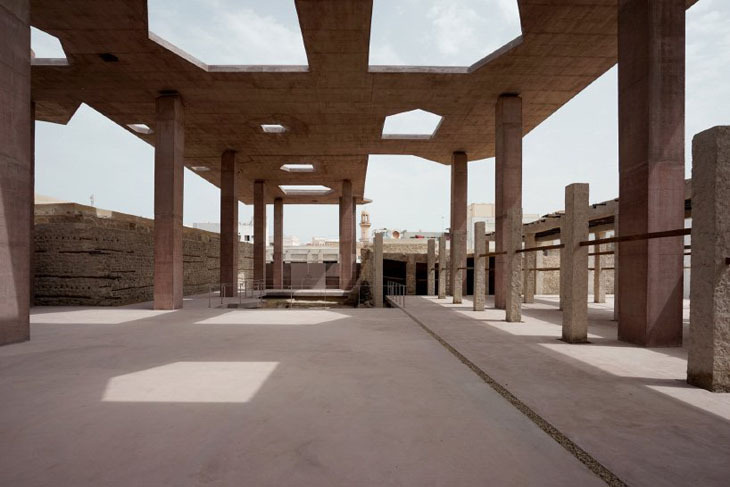 valerio-olgiati-pearling-path-entrance-muharraq-bahrain-designboom-09.jpg