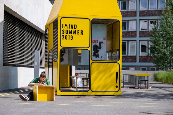 imiad01.jpg